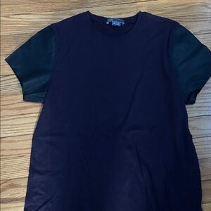 Vince Tshirt With Leather Sleeves

Size M

Deep purple w black sleeves